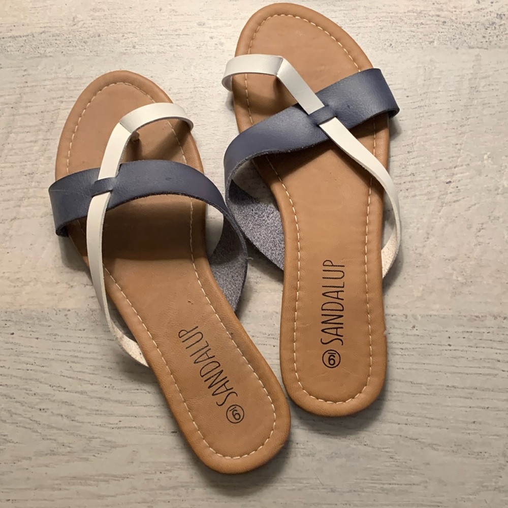 Navy/white strap sandals